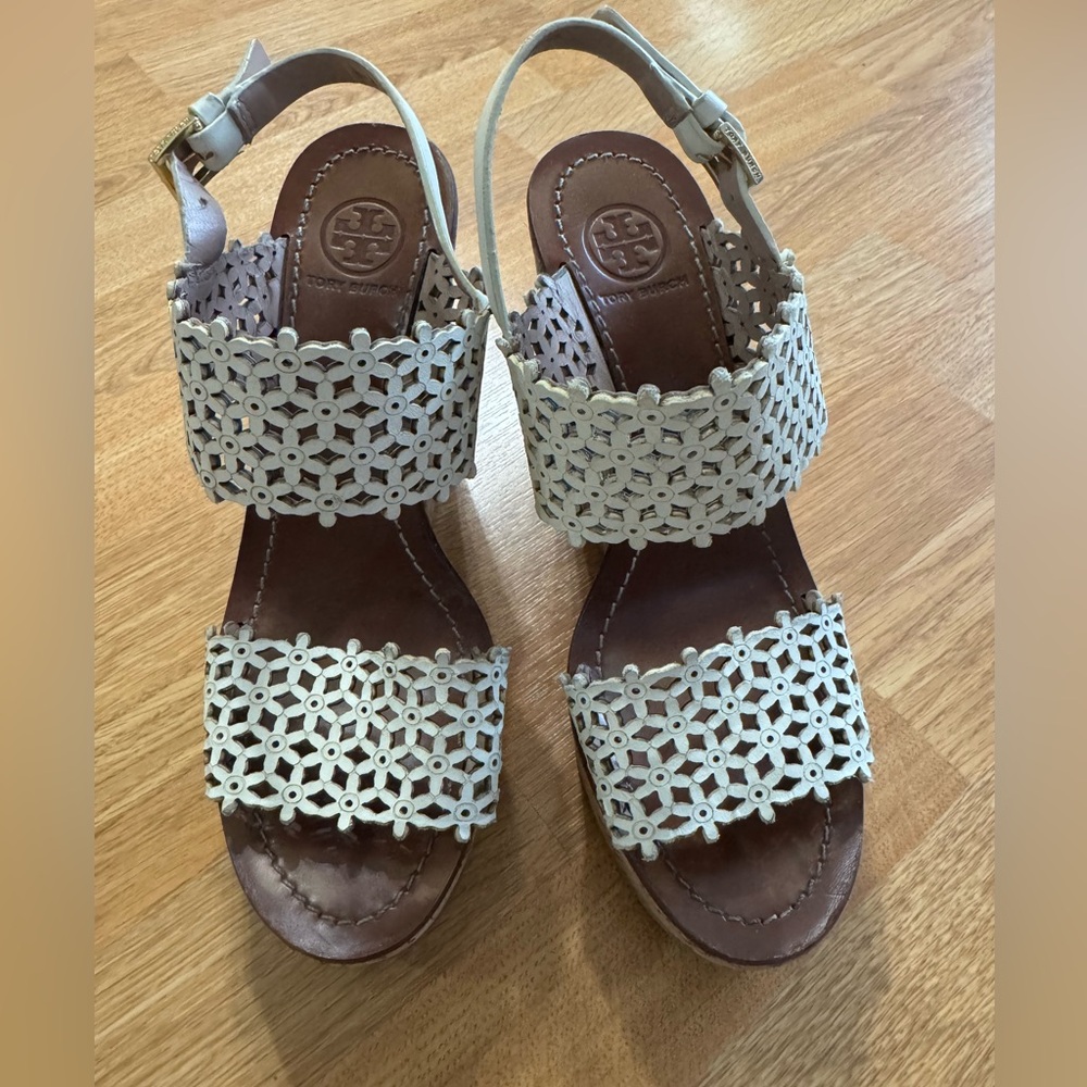 Tory Burch Daisy Perforated Cutout Motif Cork Wedge Leather Sandal size 7